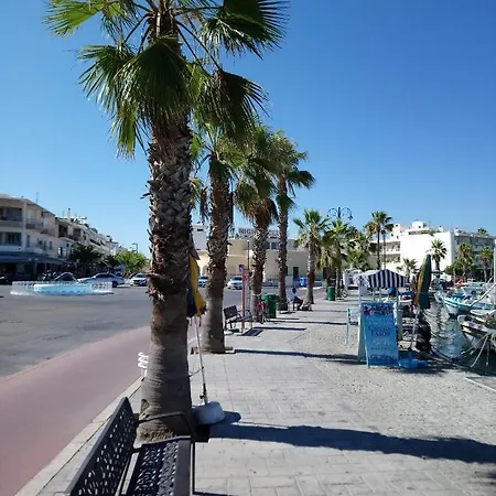 Michalis Apartment- Close To Port, Beaches 아파트 *