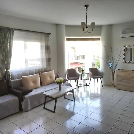 Michalis Apartment- Close To Port, Beaches 아파트 코스 타운